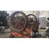 出售二手洛陽大華300 ×1300顎式破碎機